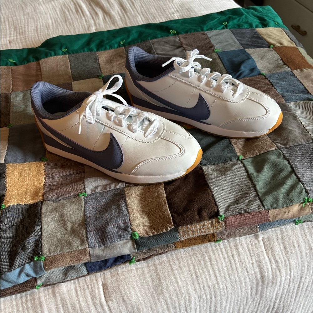 Nike White and Blue Women's Athletic Shoes